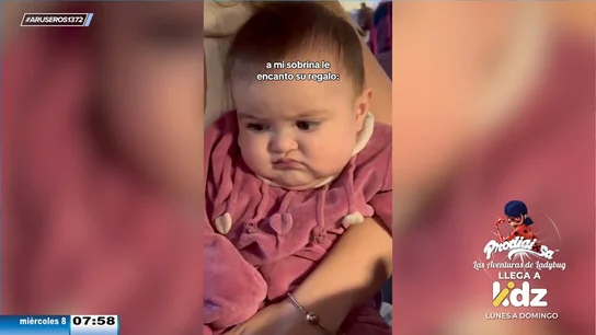 La divertida reacción de un bebé al ver su regalo de Navidad: "Por su cara de asco, no han acertado" La divertida reacción de un bebé al ver su regalo de Navidad: "Por su cara de asco, no han acertado"