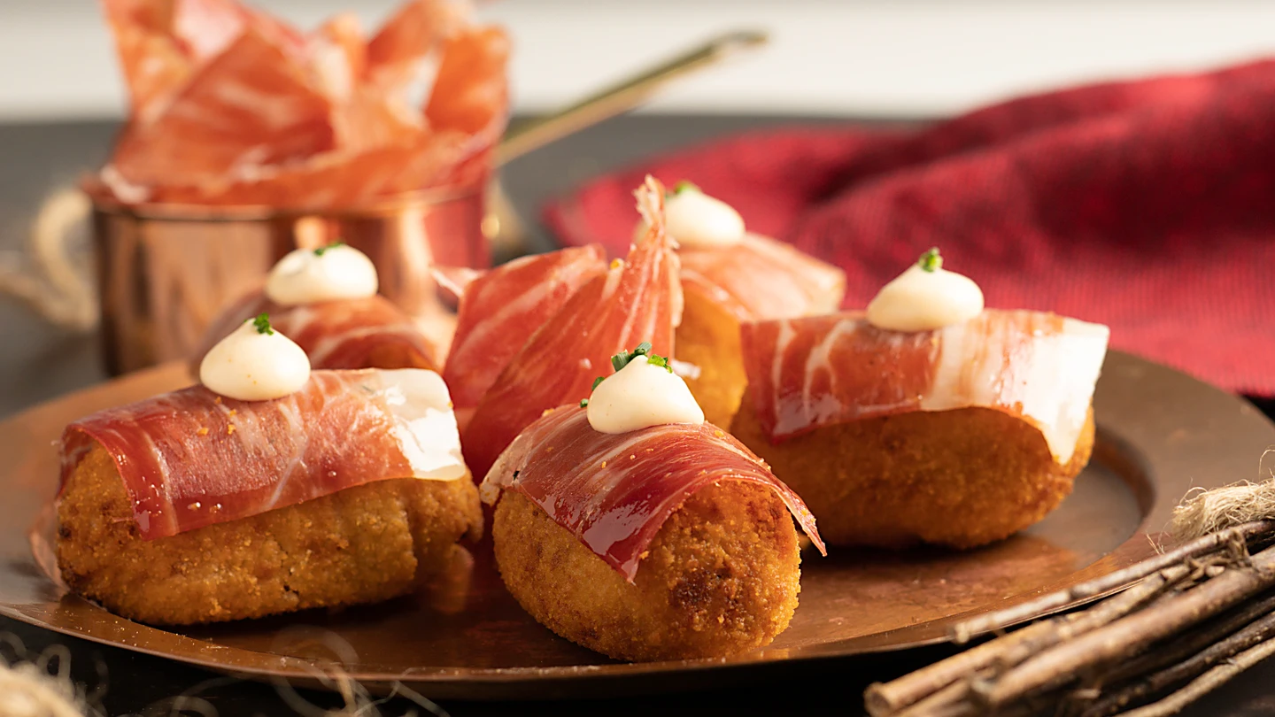 Imagen de archivo de unas croquetas de jamón Imagen de archivo de unas croquetas de jamón