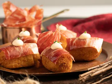 Imagen de archivo de unas croquetas de jamón Imagen de archivo de unas croquetas de jamón