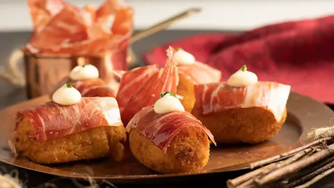 Imagen de archivo de unas croquetas de jamón Imagen de archivo de unas croquetas de jamón