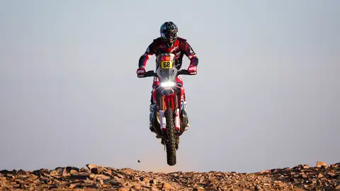 Tosha Schareina durante la etapa 6 del Rally Dakar 2025 Tosha Schareina durante la etapa 6 del Rally Dakar 2025