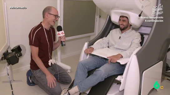 Unos científicos analizan el cerebro de Isma Juárez: "Es bonito; no tiene casi nada de atrofia para la edad que tienes" En el Basque Center of Cognition, Brain and Language, Isma Juárez se somete a varios estudios que analizan cómo es su cerebro, cómo funcionan sus neuronas. El veredicto de los investigadores, en este vídeo de El Intermedio.