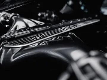 Un V16 más brutal que el W16 de Bugatti, de 8,3 litros, en un coche de casi 1800 CV con Etiqueta Cero Un V16 más brutal que el W16 de Bugatti, de 8,3 litros, en un coche de casi 1800 CV con Etiqueta Cero