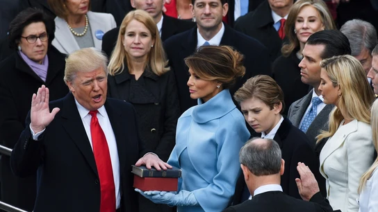 Donald Trump junto a Melania Trump, durante su anterior toma de posesión como presidente en 2017. Donald Trump junto a Melania Trump, durante su anterior toma de posesión como presidente en 2017.