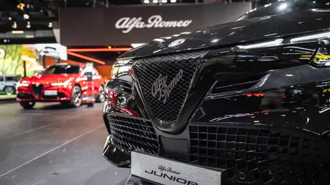 Es el SUV compacto más inconfundible del mercado, y ahora también es un brutal SUV híbrido 4x4 Alfa Romeo Junior