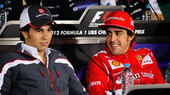 'Checo' Pérez y Fernando Alonso 'Checo' Pérez y Fernando Alonso