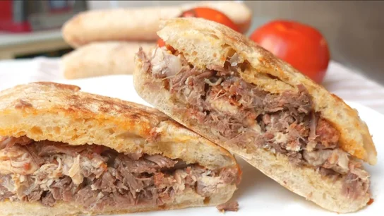 Estudian 44 casos de intoxicación alimentaria por un montadito de pringá de una taberna de Córdoba Montadito de pringá