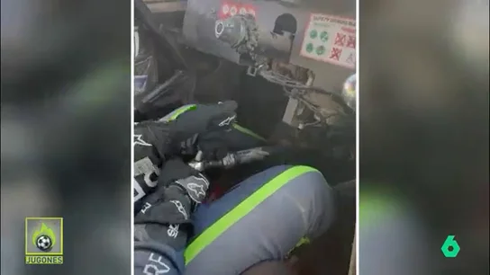 Imágenes de la salvajada de conducir sin volante en el Dakar Imágenes de la salvajada de conducir sin volante en el Dakar
