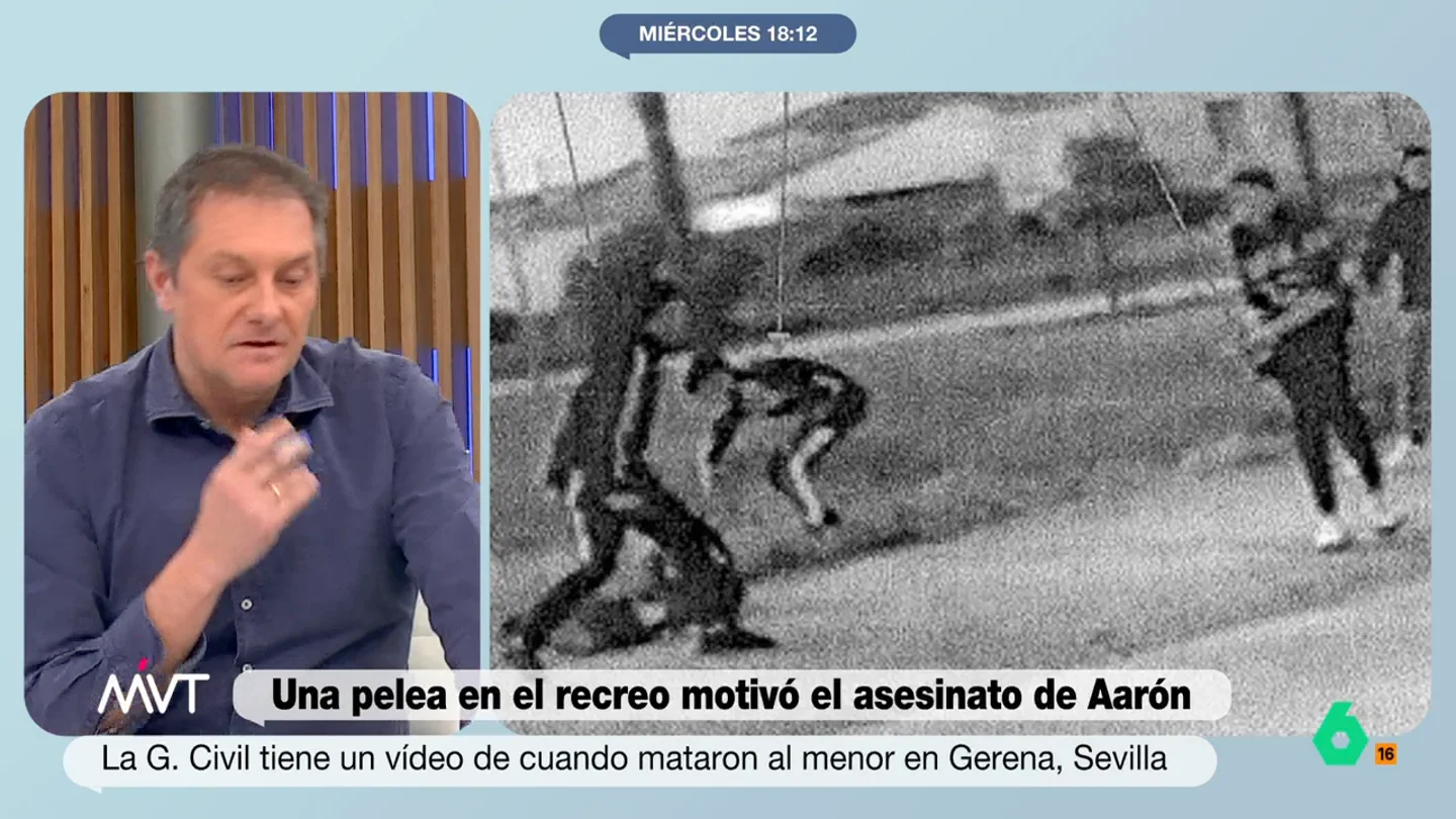 Leo Álvarez, tras ver las imágenes del apuñalamiento al joven de Gerena Leo Álvarez analiza en este vídeo las imágenes grabadas por un testigo del asesinato del joven de 17 años en Gerena, Sevilla, y asegura que, además de ser explícitas, en ellas se puede ver cómo le golpean con un bate de béisbol y luego le apuñalan.