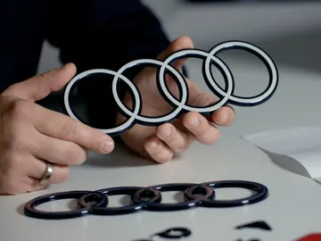 Adiós a los cuatro aros de Audi, al menos en algunos de los coches de la marca Adiós a los cuatro aros de Audi, al menos en algunos de los coches de la marca