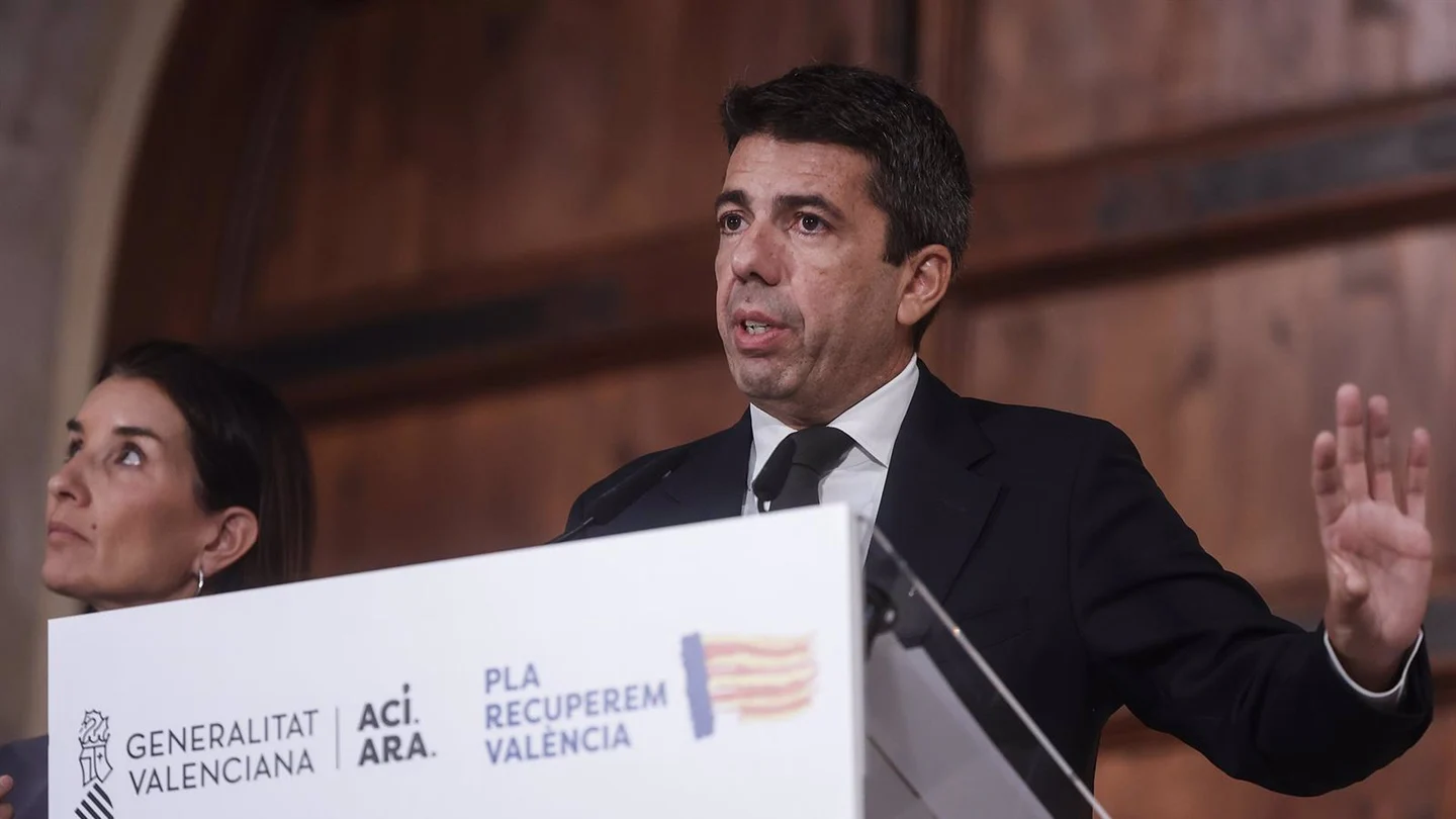 Mazón insiste en que el Gobierno "no mueve ficha" para pedir el Fondo de Solidaridad "a días de acabar el plazo" Mazón insiste en que el Gobierno "no mueve ficha" para pedir el Fondo de Solidaridad "a días de acabar el plazo"