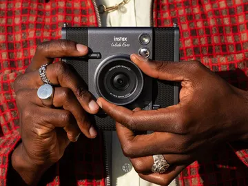 La nueva Instax Wide Evo La nueva Instax Wide Evo