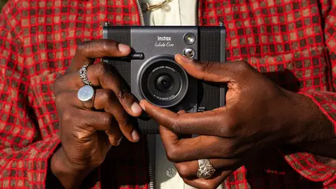 La nueva Instax Wide Evo La nueva Instax Wide Evo