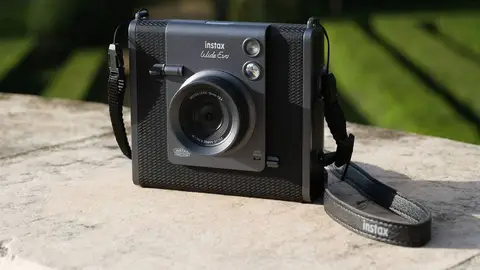La nueva Instax Wide Evo La nueva Instax Wide Evo