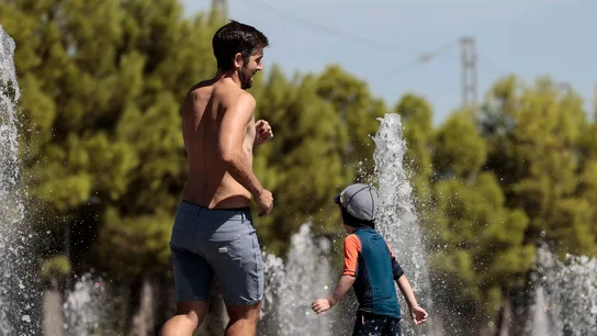 Un padre con su hijo Un padre con su hijo