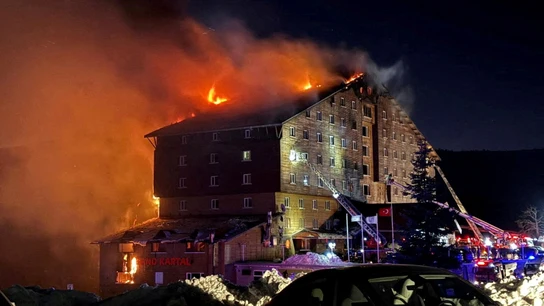 Incendio en un resort de esquí en Turquía Incendio en un resort de esquí en Turquía