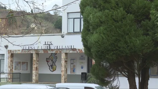 14 niñas de un instituto de Vegadeo (Asturias) denuncian a un profesor por agresión sexual 14 niñas de un instituto de Vegadeo (Asturias) denuncian a un profesor por agresión sexual
