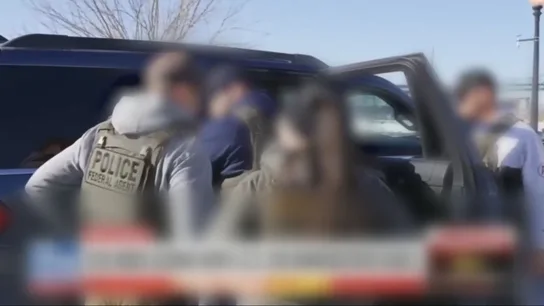 Trump presume de haber realizado más de 400 arrestos de migrantes en tan solo tres días en el poder Trump presume de haber realizado más de 400 arrestos de migrantes en tan solo tres días en el poder