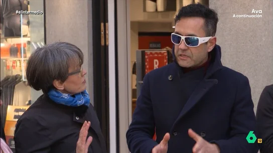 Un chico, sobre la figura del dictador: "Franco lo que hizo, en aquella etapa, es poner orden en una situación de caos" Los actos de conmemoración del 50 aniversario de la muerte de Francisco Franco han generado un acalorado debate en la calle gracias a Thais Villas y su sección 'Hablando se enciende la gente'.