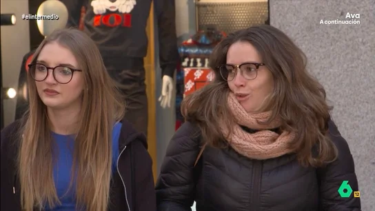 Un chica, contra los actos para conmemorar la muerte de Franco: "Tenemos que unirnos para celebrar la vida, no la muerte" Los actos para conmemoran el fallecimiento del dictador han sido el tema principal del debate de Thais Villas en su popular sección 'Hablando se enciende la gente'. No te pierdas las opiniones de los ciudadanos en el vídeo principal.