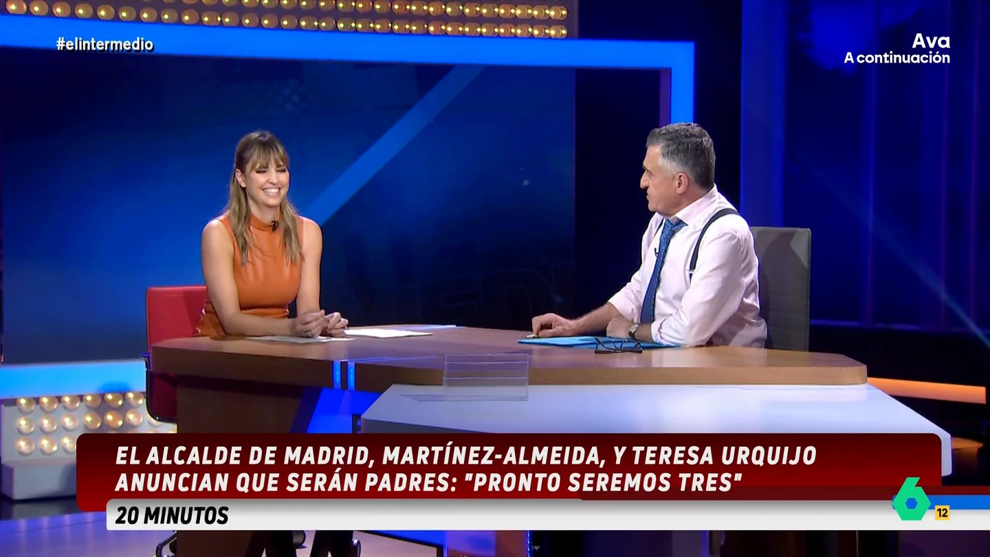 Sandra Sabatés y Wyoming dan la enhorabuena a Almeida y Teresa Urquijo: "Cambiar pañales no cuenta como gesto romántico" El alcalde de Madrid ha anunciado a través de sus redes sociales que espera su primer hijo y los presentadores de El Intermedio no han dudado en transmitir su enhorabuena a la pareja por la feliz noticia.