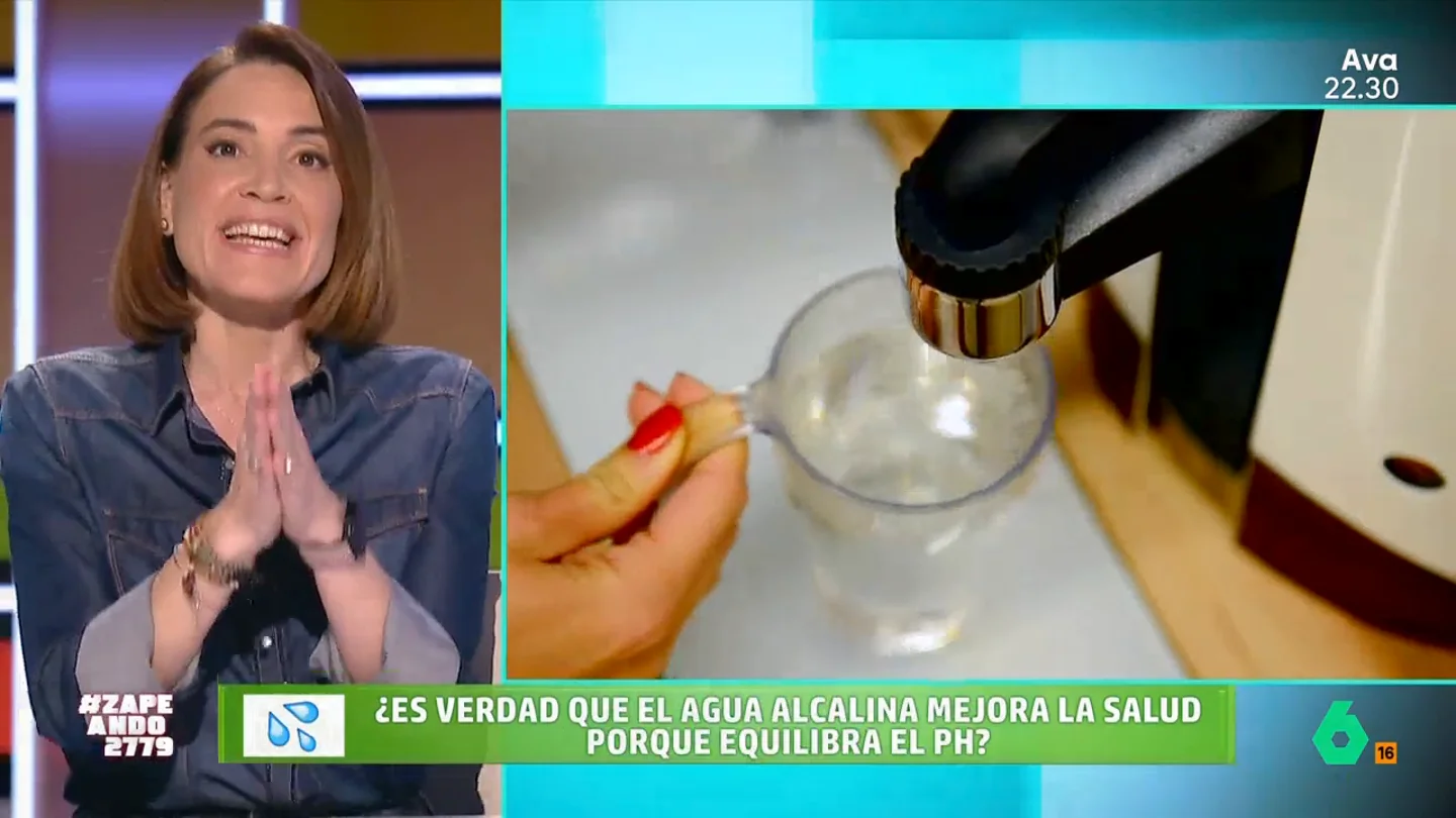 ¿El agua alcalina realmente alivia la acidez? Boticaria García lo explica en Zapeando ¿El agua alcalina realmente alivia la acidez? Boticaria García lo explica en Zapeando
