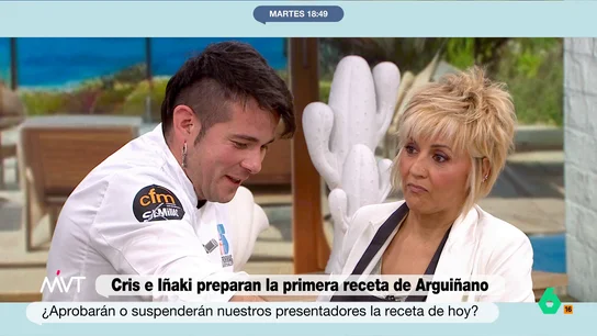 Cristina Pardo, muy crítica con el nivel de sal de la merluza en salsa verde: "Lo siento como si hubiéramos hecho bacalao" La presentadora de Más Vale Tarde considera que el plato que han elaborado en el programa está demasiado salado. No te pierdas la opinión de Iñaki López y el chef Carlos Maldonado en el vídeo principal.