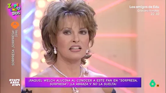 Zapeando recuerda el incómodo momento de Raquel Welch con un fan en 'Sorpresa, sorpresa': "No se puede creer lo que está pasando" Zapeando recuerda el incómodo momento de Raquel Welch con un fan en 'Sorpresa, sorpresa': "No se puede creer lo que está pasando"