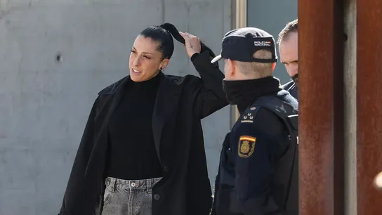 La futbolista Jenni Hermoso a su salida de la Audiencia Nacional de San Fernando de Henares La futbolista Jenni Hermoso a su salida de la Audiencia Nacional de San Fernando de Henares