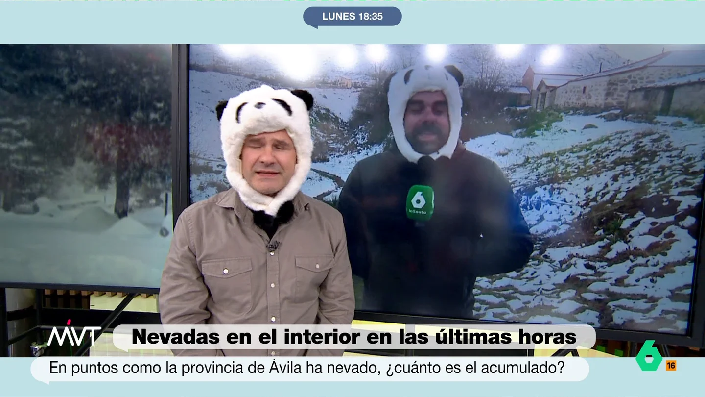 Iñaki López y Javier Bastida sorprenden con un gorro de oso panda para las nieves: "Estamos haciendo historia" Iñaki López y Javier Bastida sorprenden con un gorro de oso panda para las nieves: "Estamos haciendo historia"