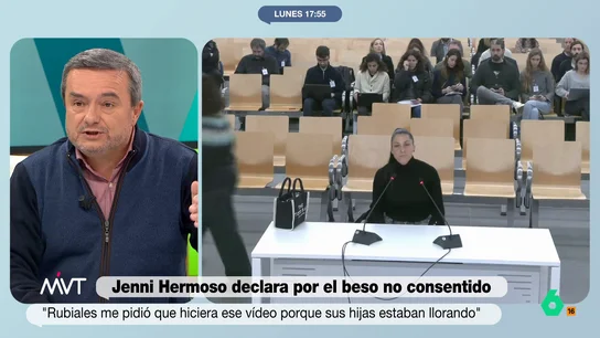 Chema Crespo, tajante sobre el beso de Rubiales a Jenni Hermoso Chema Crespo opina en este vídeo sobre el inicio del juicio a Rubiales por su beso a Jenni Hermoso. Sobre la futbolista, asegura que "ha echado mucho de menos el silencio de colegas deportistas, fundamentalmente masculinos, y la Federación".