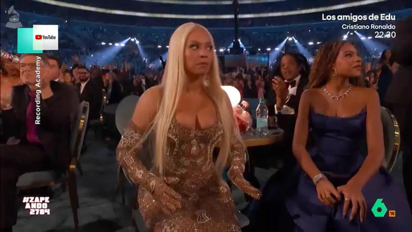 Beyoncé hace historia en los Grammy... y su sujetador también: "¡Qué dolor!" Beyoncé hace historia en los Grammy... y su sujetador también: "¡Qué dolor!"