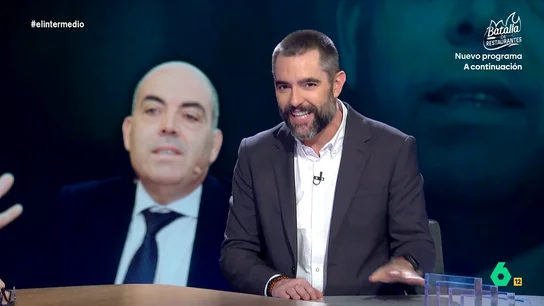 Dani Mateo demuestra que Lorenzo Amor tiene razón: "Yolanda Díaz siempre viste de blanco en las grandes ocasiones" El presidente de la Federación de Autónomos, ATA, afirma que la vicepresidenta del Gobierno viste con trajes de tonos claros "cuando comparece en Consejo de Ministros para contar cosas que se siente satisfecha".