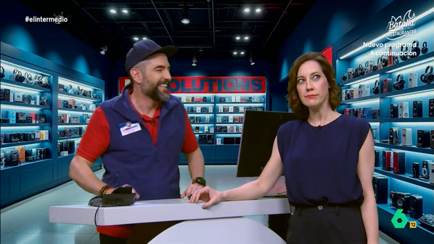 'Isabel Díaz Ayuso' asegura que le han "hackeado el móvil": "No hay ni rastro de mis conversaciones en Tuenti con Pablo Casado" 'Isabel Díaz Ayuso' asegura que le han "hackeado el móvil": "No hay ni rastro de mis conversaciones en Tuenti con Pablo Casado"