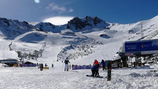 Imagen de archivo de la estación de esquí de San Isidro Imagen de archivo de la estación de esquí de San Isidro