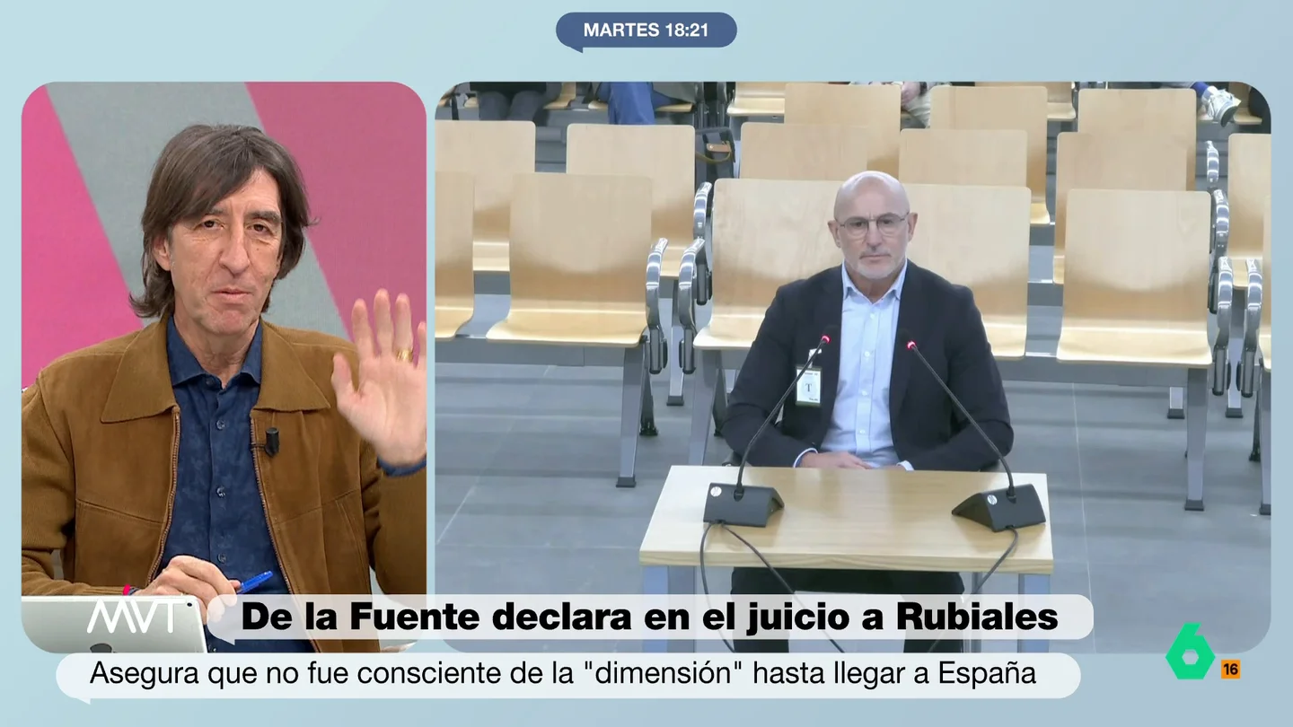 Benjamín Prado, sobre el juicio a Rubiales: "No me queda claro si esto es Torrente 4 o 5, es todo surrealista" Benjamín Prado, sobre el juicio a Rubiales: "No me queda claro si esto es Torrente 4 o 5, es todo surrealista"