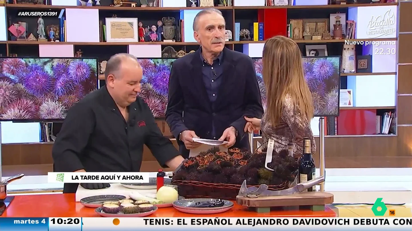 El divertido cruce de 'dardos' entre Eva Ruiz y Juan y Medio: "¡Muérete!" El divertido cruce de 'dardos' entre Eva Ruiz y Juan y Medio: "¡Muérete!"