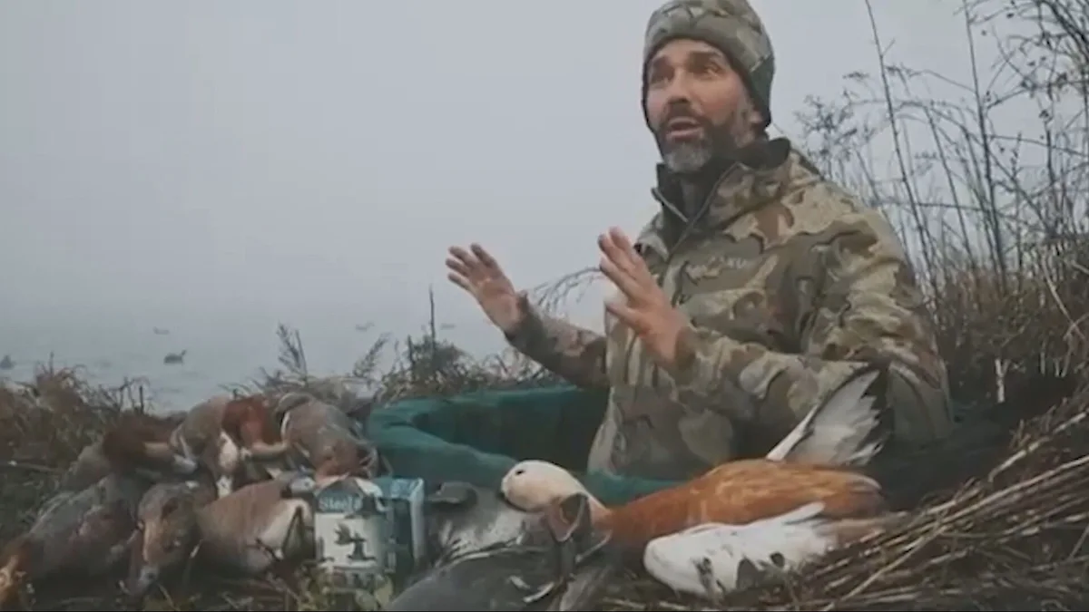 A son of Trump, of illegal hunting in Venice firing and killing protected birds A son of Trump, of illegal hunting in Venice firing and killing protected birds
