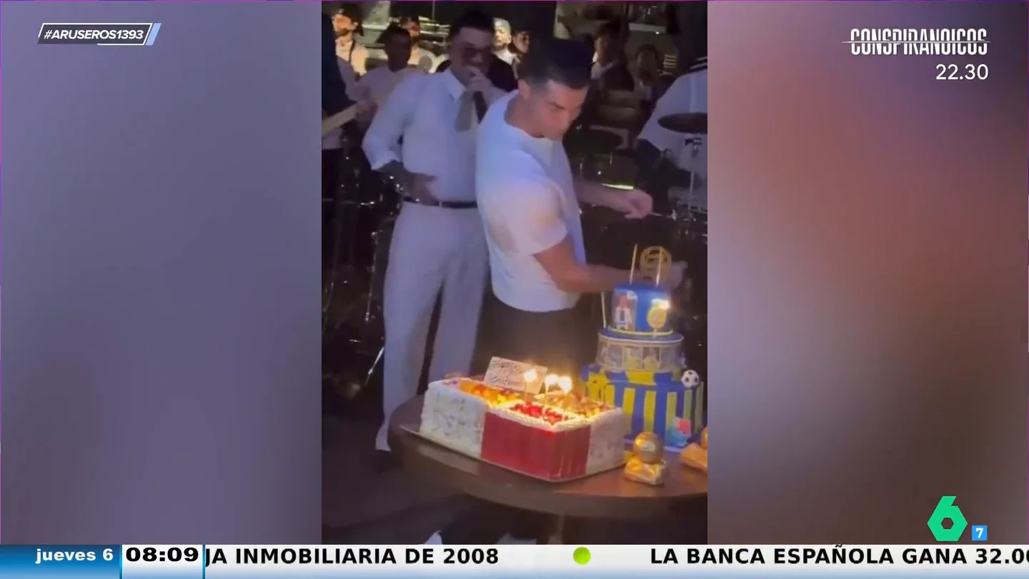 Cristiano Ronaldo celebra 40 años con Georgina Rodríguez y su familia con música de Rauw Alejandro en directo Cristiano Ronaldo celebra 40 años con Georgina Rodríguez y su familia con música de Rauw Alejandro en directo