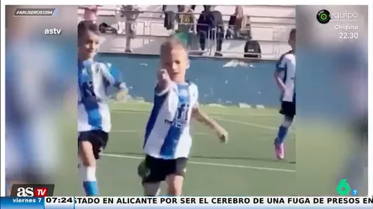 El divertido vídeo viral de una madre que descubre que su hijo no le ha dedicado el gol a ella, sino a su perro El divertido vídeo viral de una madre que descubre que su hijo no le ha dedicado el gol a ella, sino a su perro