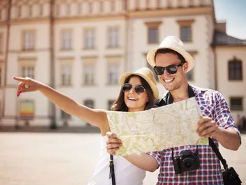 Pareja viajera en San Valentín Pareja viajera en San Valentín