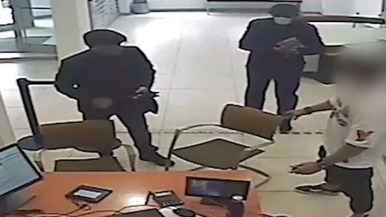 Dos atracadores roban un banco en Morata de Tajuña Dos atracadores roban un banco en Morata de Tajuña