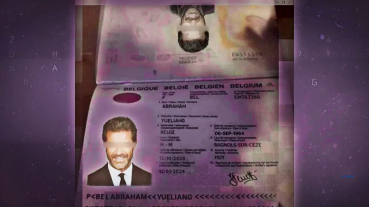 Así supo una víctima de la 'Estafa del amor' que le estaban engañando: "Mi nieto me dijo; 'yaya, este pasaporte es falso'" Así supo una víctima de la 'Estafa del amor' que le estaban engañando: "Mi nieto me dijo; 'yaya, este pasaporte es falso'"