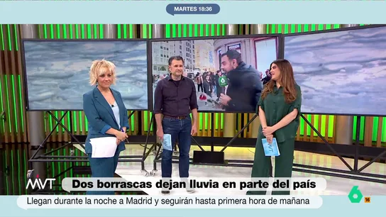El divertido 'dardo' en directo de Iñaki López a Javier Bastida: "Acércale un poco más el micrófono, que pareces nuevo" Javier Bastida informa sobre las lluvias que llegarán a Madrid a lo largo de la noche, mientras aprovecha la víspera de San Valentín para regalar flores. La reacción de los transeúntes, y de Iñaki López, en este vídeo.