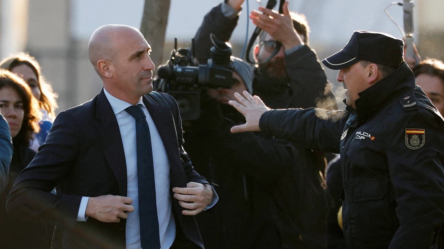 Luis Rubiales, a su llegada a la Audiencia Nacional, en una imagen de archivo. Luis Rubiales, a su llegada a la Audiencia Nacional, en una imagen de archivo.