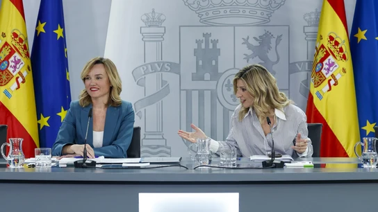 Pilar Alegría y Yolanda Díaz, en la rueda de prensa posterior al Consejo de Ministros Pilar Alegría y Yolanda Díaz, en la rueda de prensa posterior al Consejo de Ministros