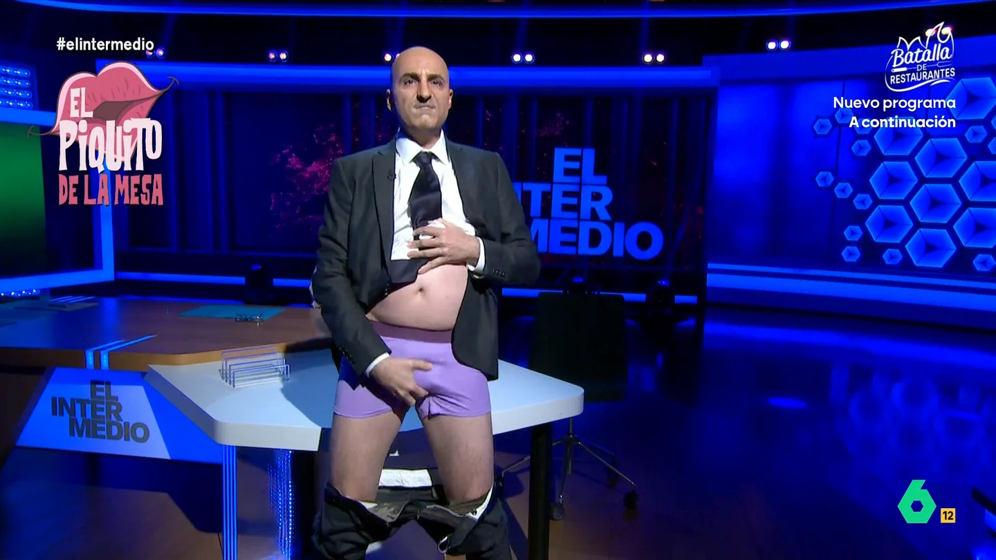 'Luis Rubiales' se baja los pantalones en pleno directo de El Intermedio: "Para aliado, el que tengo aquí colgado" 'Luis Rubiales' se baja los pantalones en pleno directo de El Intermedio: "Para aliado, el que tengo aquí colgado"
