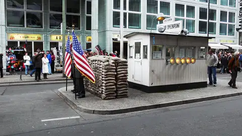 Checkpoint Charlie, Berlín Checkpoint Charlie, Berlín