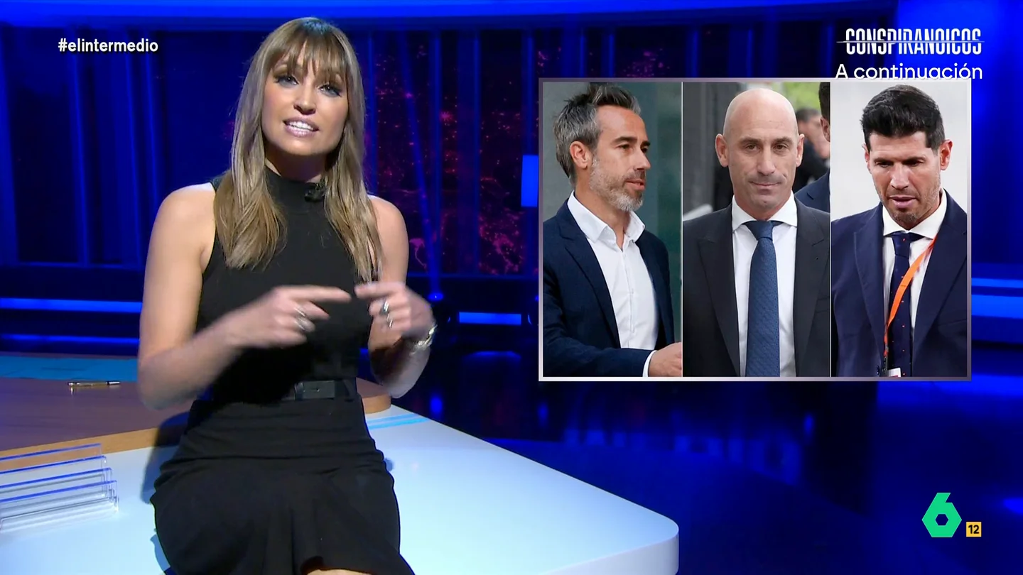 Sandra Sabatés, tras el alegato de la abogada de Rubiales: "¿Hasta qué punto se puede seguir fiscalizando a las víctimas?" La periodista afirma que Jennifer Hermoso estaba viviendo "el mejor momento de su carrera, que se echó a perder cuando su jefe, delante de todo el planeta, decidió agarrarle de la cabeza y propinarle un beso en la boca".