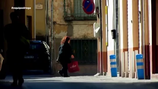 Así identificó la Guardia Civil a Ana María, una prejubilada que enviaba drogas de diseño al extranjero desde Granada: "Hacía 150 envíos al día" Así identificó la Guardia Civil a Ana María, una prejubilada que enviaba drogas de diseño al extranjero desde Granada: "Hacía 150 envíos al día"